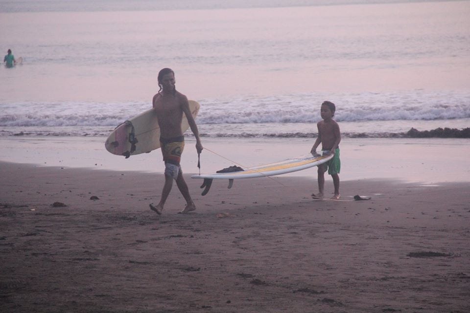 Playa Dominical Surfing