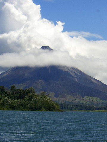 costa-rica-vacation_arenal-volcano